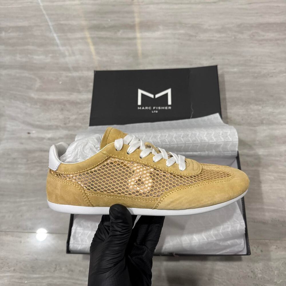 Marc fisher lexxy suede mesh